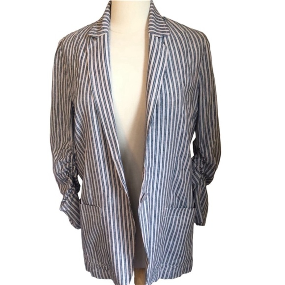 Max Studio Linen Blend Blazer w/Blue,red & cream stripes w/ruched sleeves Size S